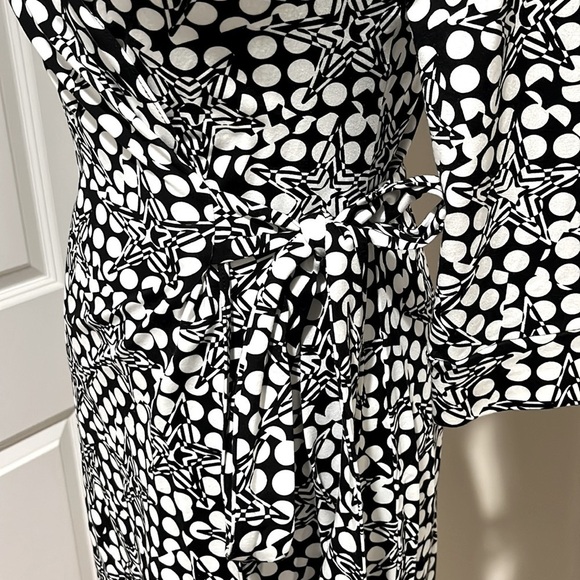 Diane Von Furstenberg New Julian Two Stars and Polka Dots Wrap Dress - Picture 5 of 9